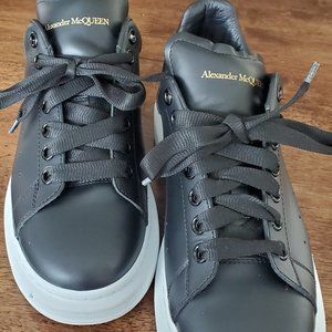 Alexander McQueen Oversize Black sneakers